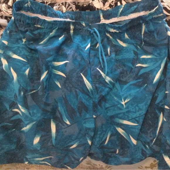 5 Mens swims Trunks  size large nice  condition - Picture 3 of 10